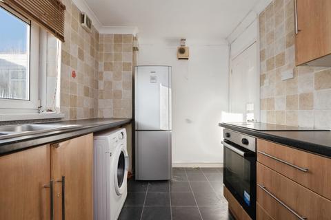 2 bedroom flat for sale, Linford Crescent, Southampton