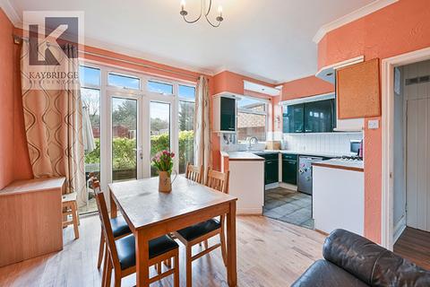 3 bedroom terraced house for sale, Stoneleigh Avenue, Worcester Park, KT4