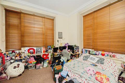 3 bedroom flat for sale, Lord Montgomery Way, Portsmouth