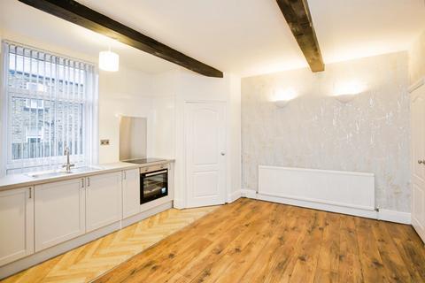2 bedroom terraced house for sale, Clevedon Place, Halifax