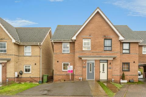 3 bedroom semi-detached house for sale, Osprey Drive, Scunthorpe