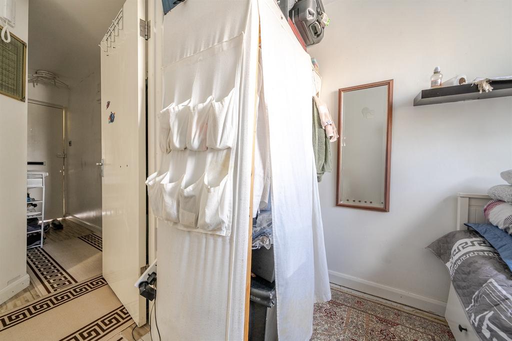 Walk-in wardrobe