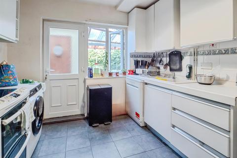 undefined, Spring Close, Leicester