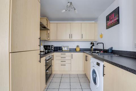 2 bedroom flat for sale, Stanhope Avenue, Nottingham NG5