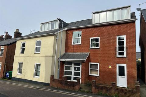 1 bedroom apartment to rent, Queen Street