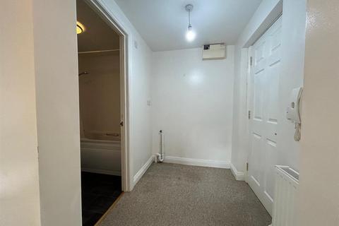 1 bedroom apartment to rent, Queen Street