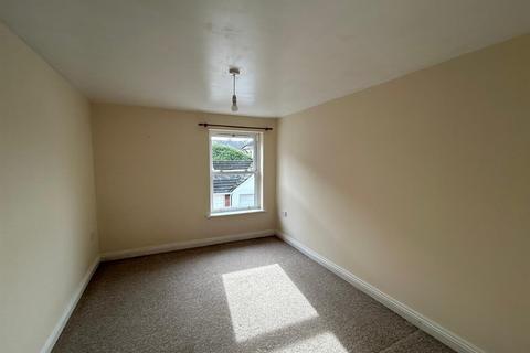 1 bedroom apartment to rent, Queen Street