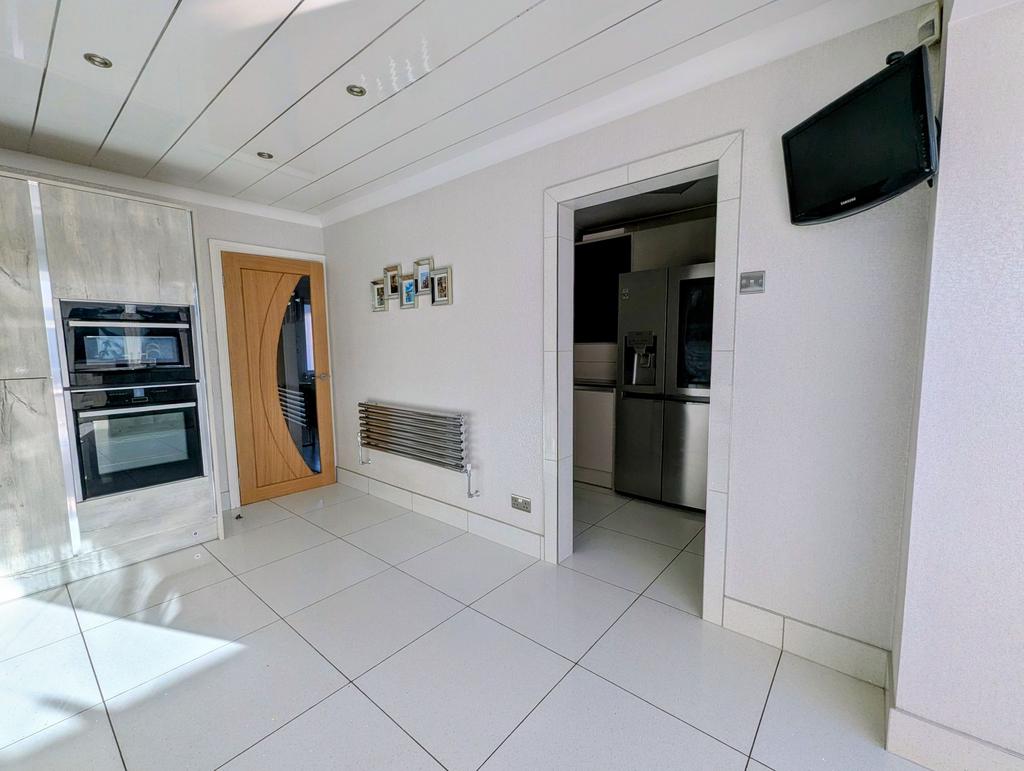 Kitchen/Utility