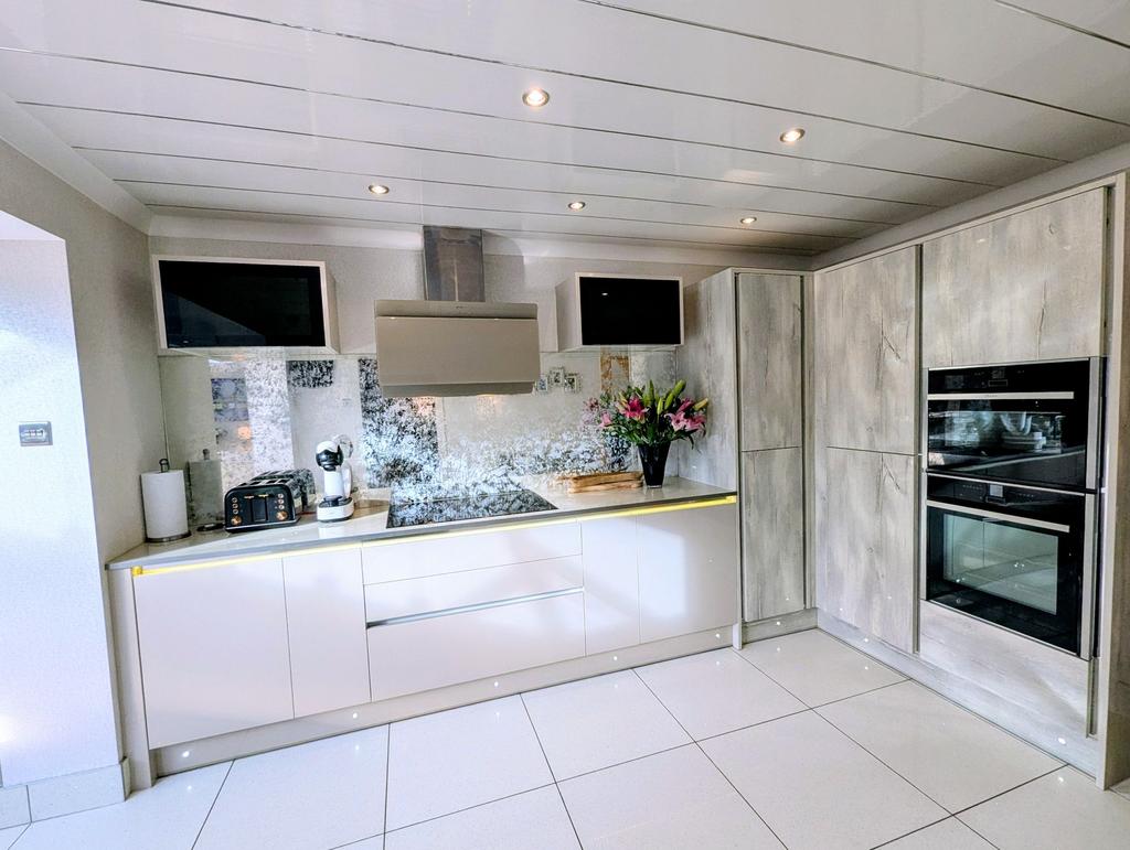 Kitchen/Utility