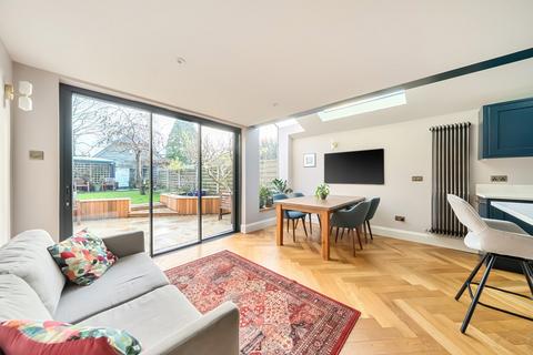 undefined, Bloomfield Road, Kingston Upon Thames, KT1