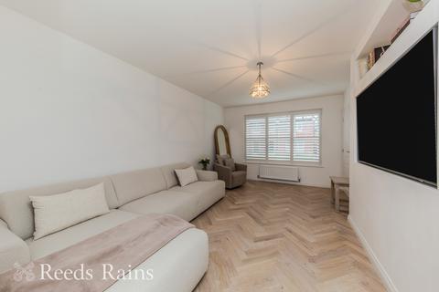 3 bedroom semi-detached house for sale, Shetland Drive, Cheshire CW12