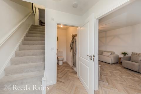 3 bedroom semi-detached house for sale, Shetland Drive, Cheshire CW12