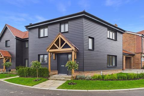 3 bedroom detached house for sale - Thistley Close, Folkestone CT18