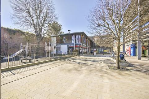 2 bedroom maisonette for sale, The Broadway, Highams Park, London, E4
