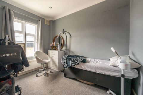 2 bedroom maisonette for sale, The Broadway, Highams Park, London, E4