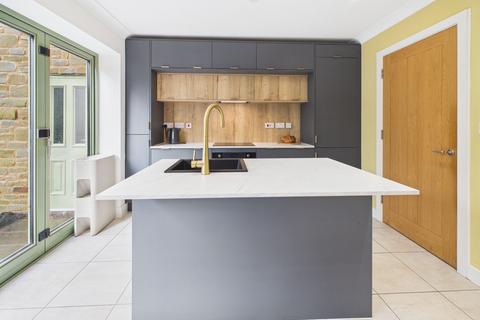 5 bedroom semi-detached house for sale, The Oaks, Llangattock, NP8