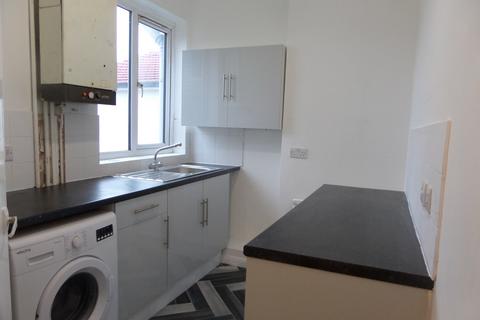 1 bedroom flat to rent, Addington Road, Croydon CR0