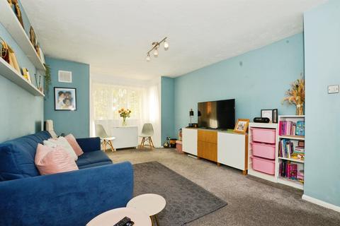 2 bedroom flat for sale, Lime Close, HARROW