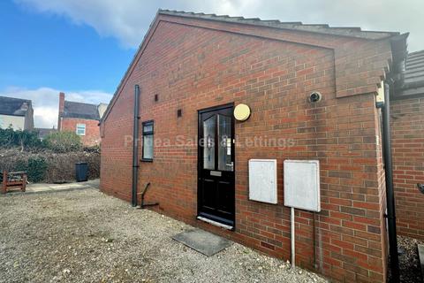 2 bedroom detached bungalow to rent, Smith Street, Lincoln