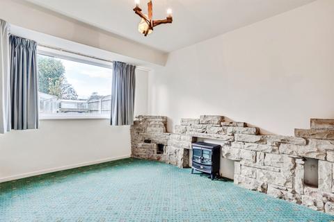 3 bedroom semi-detached house for sale, Greatfield Drive, Ossett