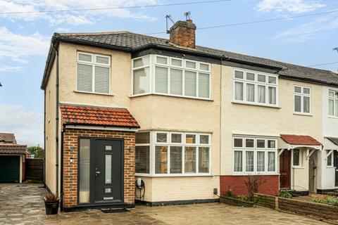 3 bedroom end of terrace house for sale, Carnarvon Avenue, Enfield
