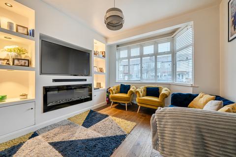 3 bedroom end of terrace house for sale, Carnarvon Avenue, Enfield