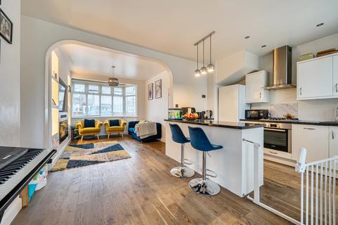 3 bedroom end of terrace house for sale, Carnarvon Avenue, Enfield