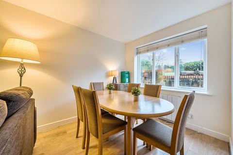 2 bedroom flat for sale, Kirkland Drive, Enfield