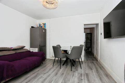 2 bedroom terraced house for sale, High Street, Peterborough