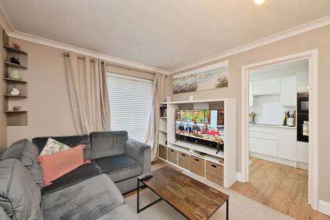 2 bedroom ground floor flat for sale, Buryholme, Broxbourne