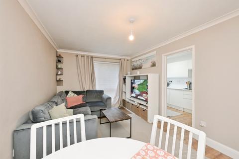 2 bedroom ground floor flat for sale, Buryholme, Broxbourne
