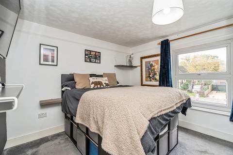 3 bedroom semi-detached house for sale, Salisbury Road, Totton, SOUTHAMPTON