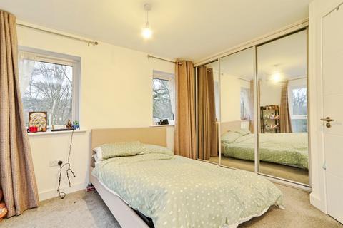 2 bedroom semi-detached house for sale, Copper Beech Court, Leeds