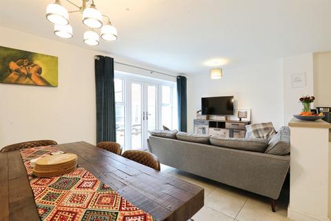 4 bedroom semi-detached house for sale, Pioneer Way, Bicester