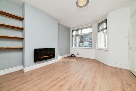2 bedroom terraced house for sale, Kirklands Road, HULL