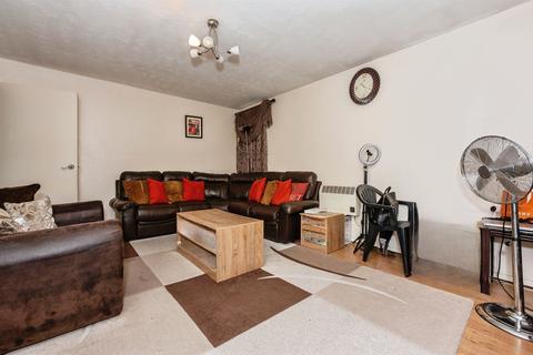 2 bedroom flat for sale, Conway Gardens, Grays