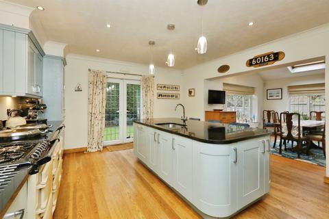 5 bedroom detached house for sale, Lobelia Court, South Anston, Sheffield