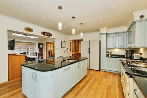 5 bedroom detached house for sale, Lobelia Court, South Anston, Sheffield