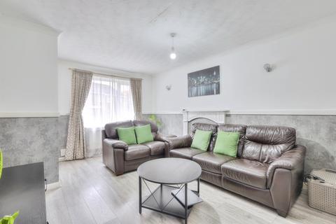 undefined, Elton Close, Northampton
