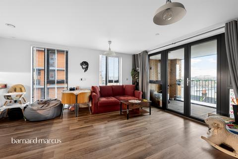 2 bedroom flat for sale, High Street, Sutton