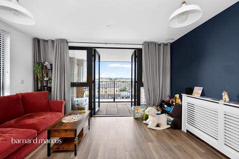 2 bedroom flat for sale, High Street, Sutton