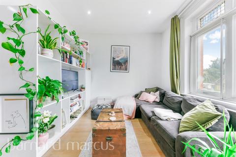 1 bedroom flat for sale, West Hill, London