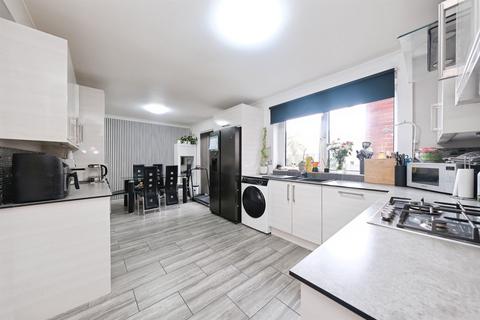 4 bedroom detached house for sale, Carlton Close, Danesmoor, Chesterfield