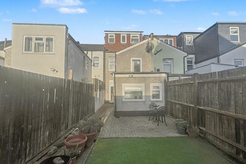 4 bedroom terraced house for sale, Grasmere Road, London
