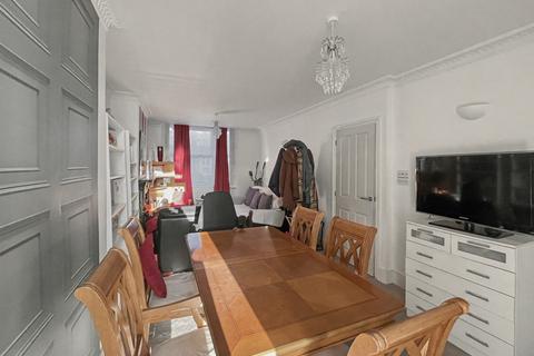 4 bedroom terraced house for sale, Grasmere Road, London
