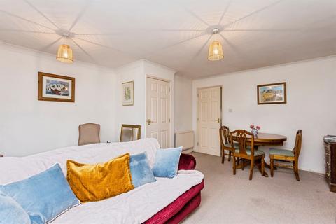 3 bedroom end of terrace house for sale, Ropeland Way, HORSHAM