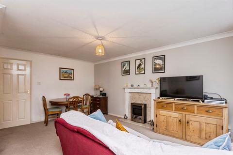 3 bedroom end of terrace house for sale, Ropeland Way, HORSHAM