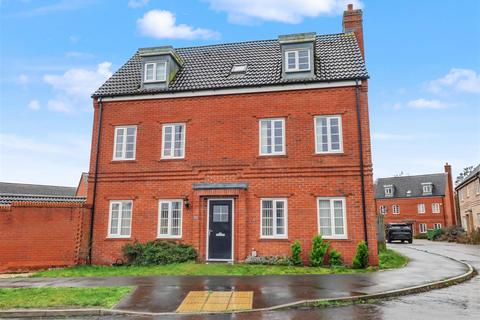 5 bedroom detached house for sale, Fairway, Norwich NR8