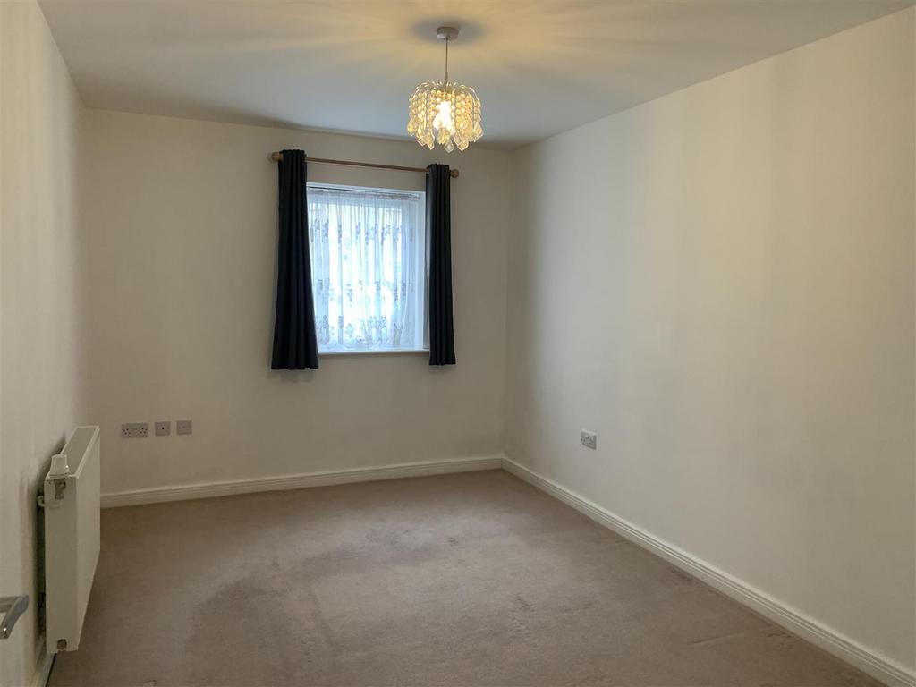 Bedroom..jpeg