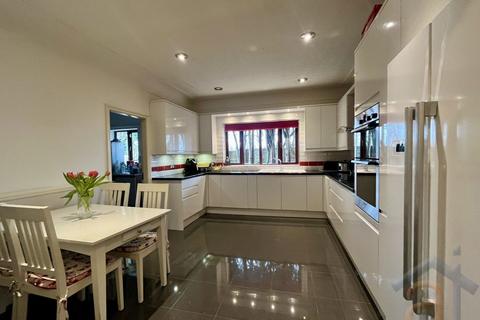 5 bedroom detached house for sale, Gravel Lane, Banks, Southport, PR9 8BN